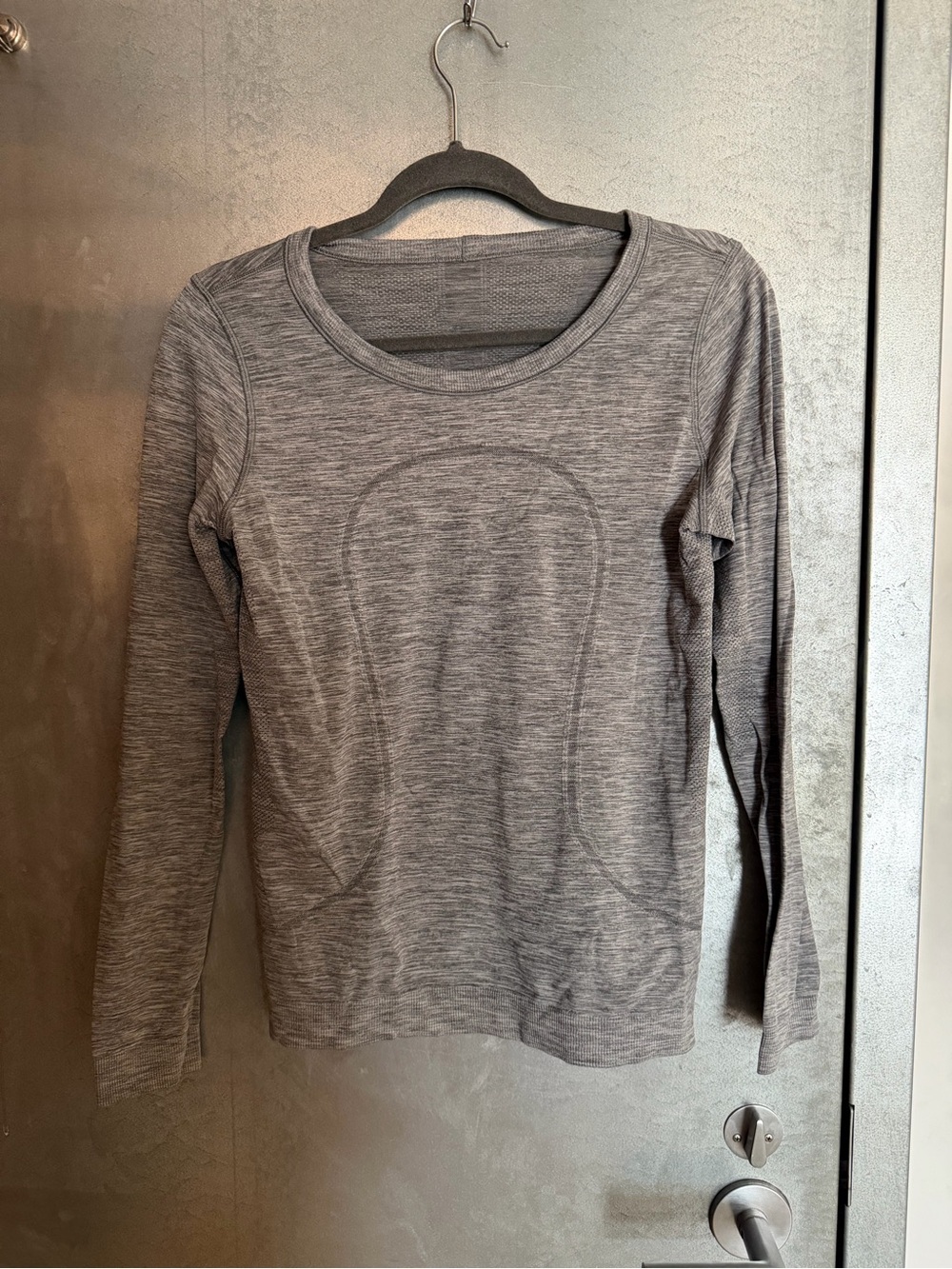 lululemon athletica Heather Gray Swiftly Tech Relaxed Long Sleeve Crew Top